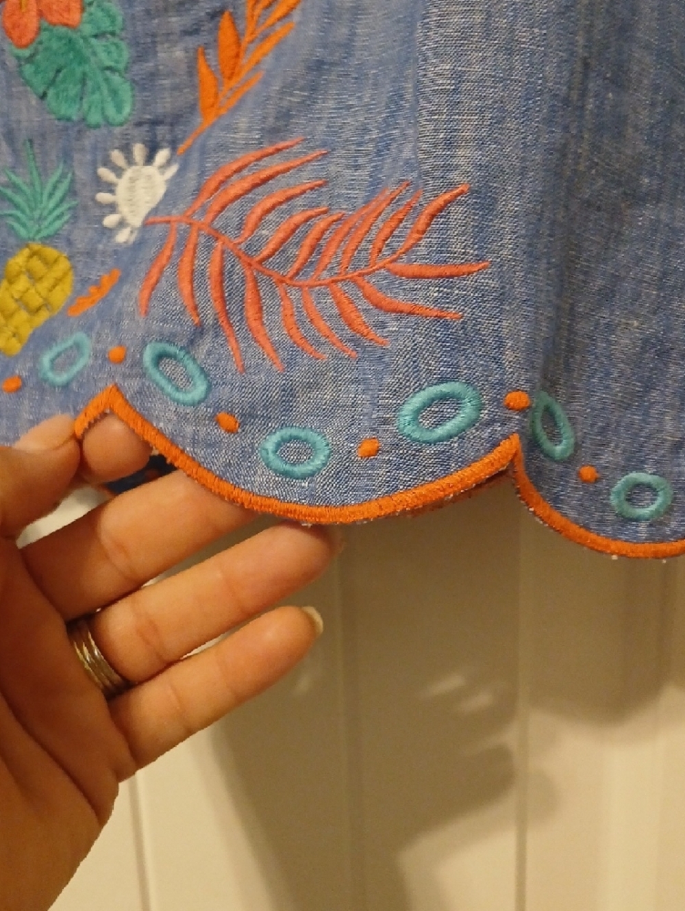 Talbots Blue Skirt with Multicolor Embroidered Accent. Sz 8 - Picture 9 of 9